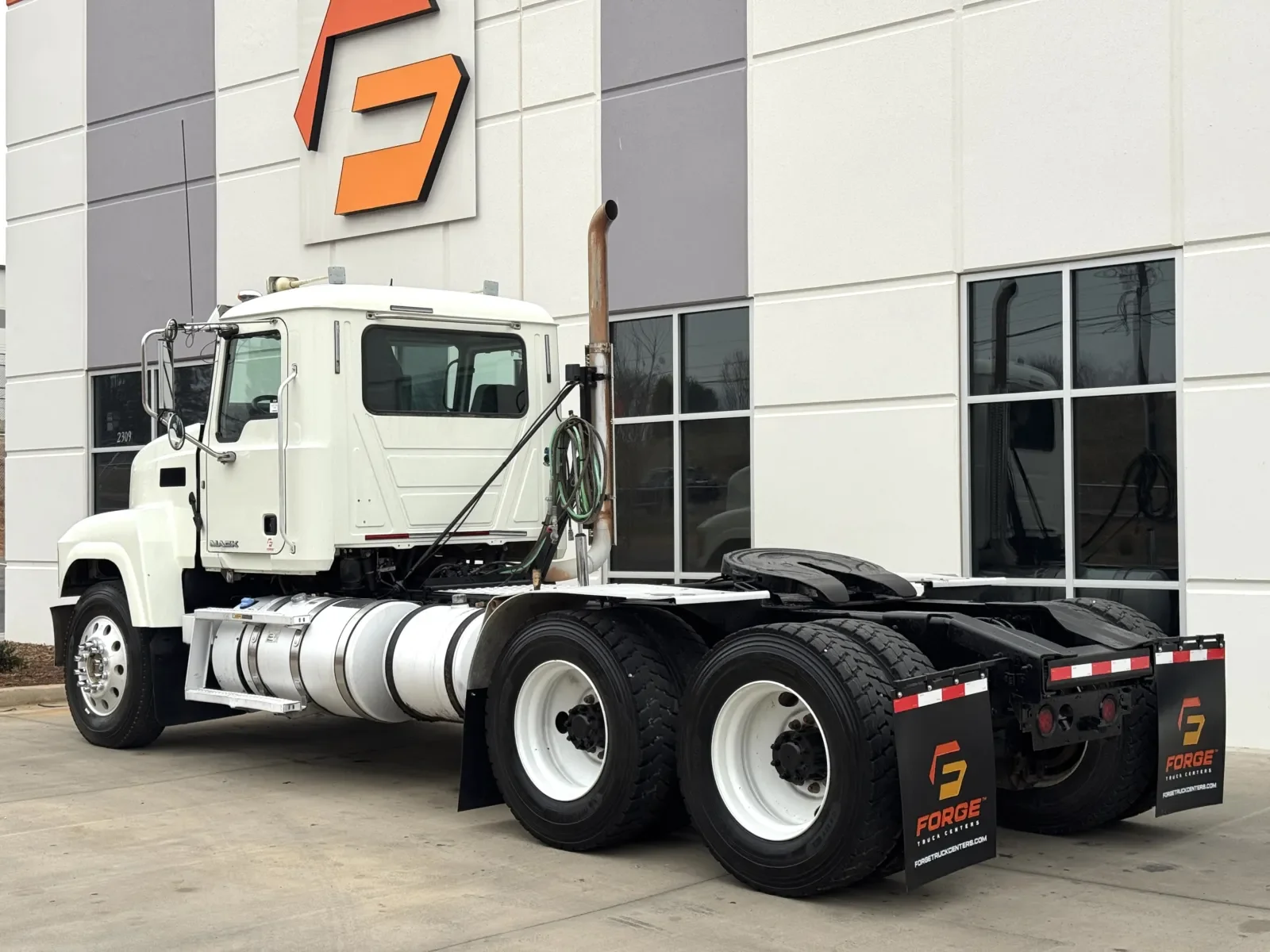 2016 Mack Pinnacle in Greer, SC — photo 6
