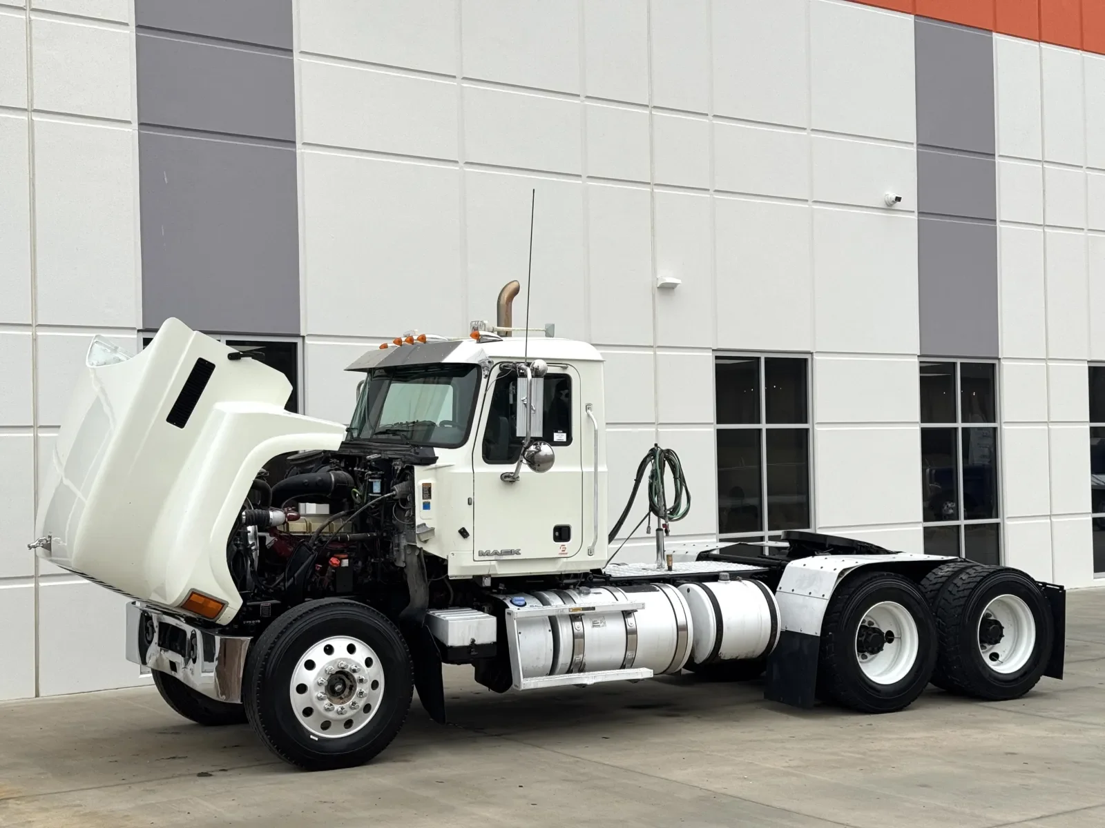 2016 Mack Pinnacle in Greer, SC — photo 10