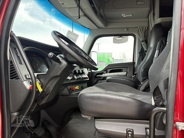 2023 Kenworth T680 in Salt Lake City, UT — photo 12