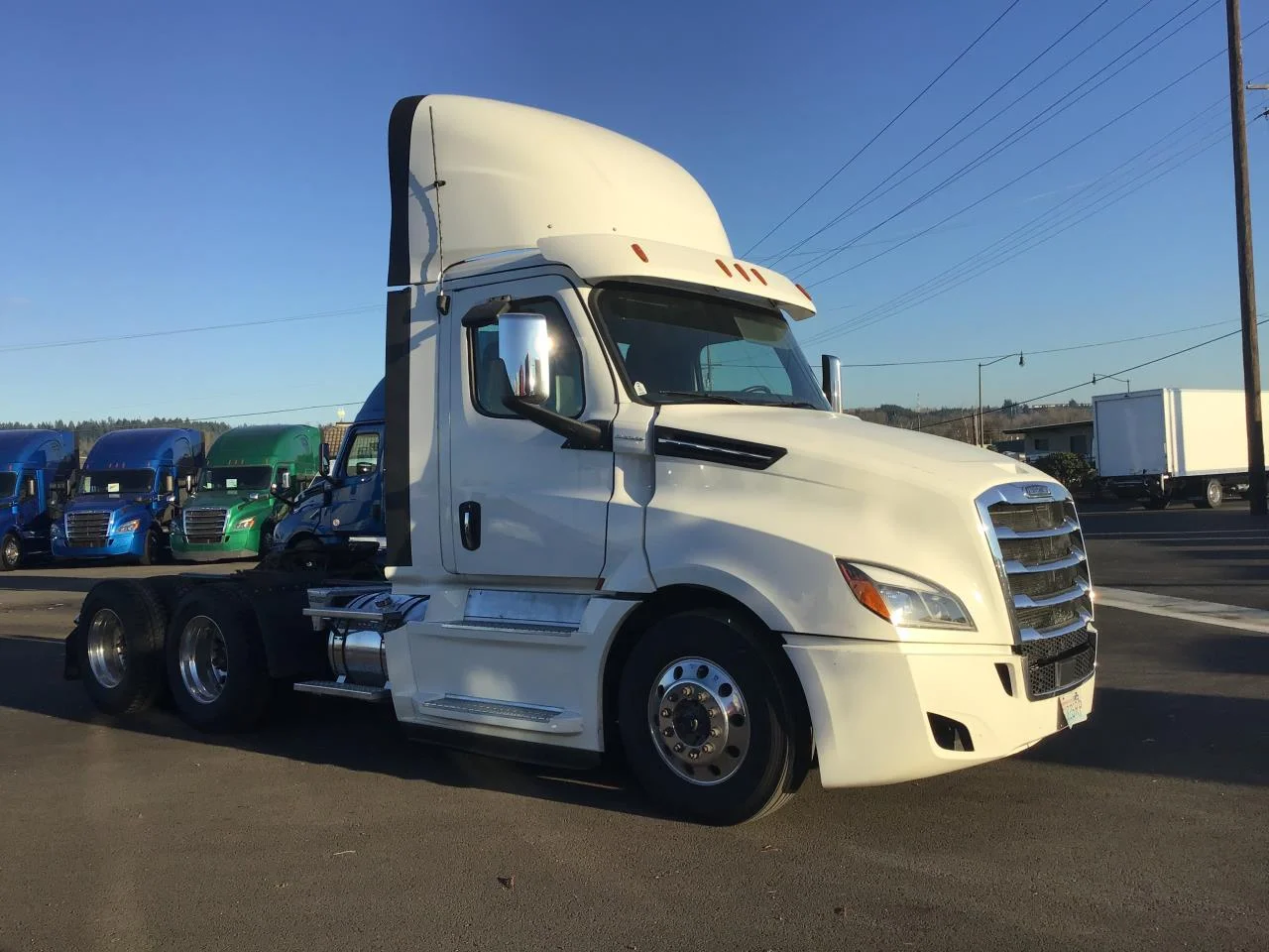 2018 Freightliner Cascadia in Spokane, WA — photo 3