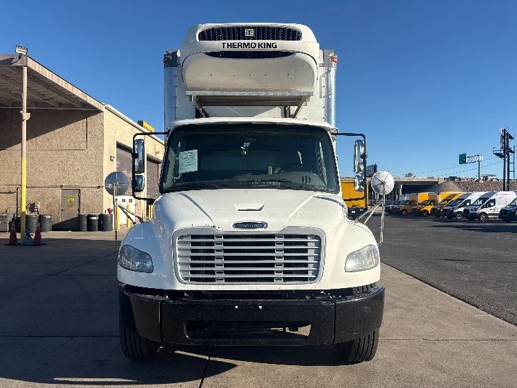 2020 Freightliner M2 106 in Phoenix, AZ — photo 2