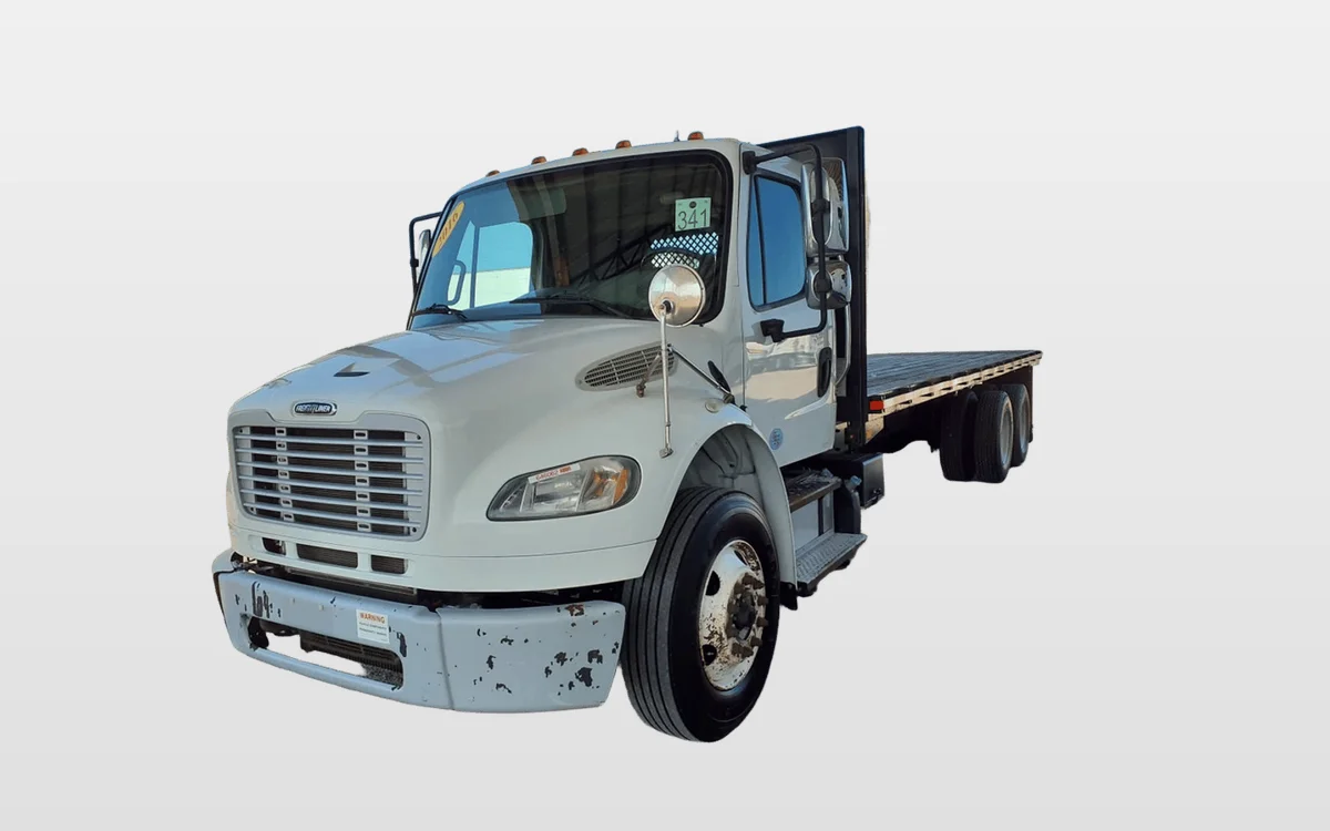 2016 Freightliner M2 106 - image 1