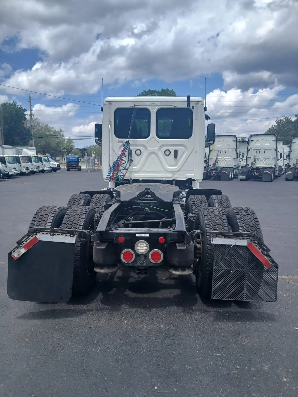 2020 Freightliner Cascadia in Jacksonville, FL — photo 5