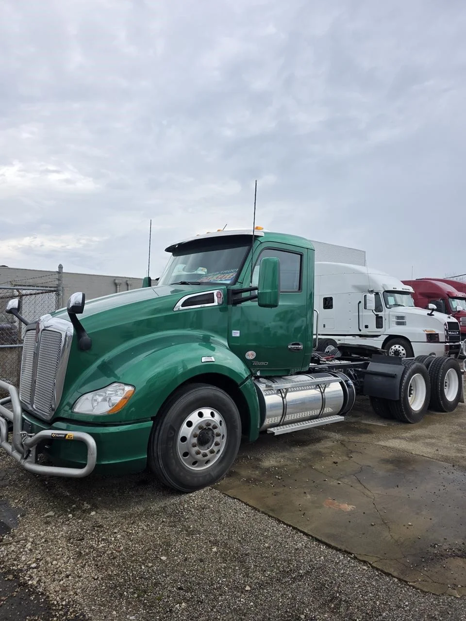 2019 Kenworth T680 - image 5
