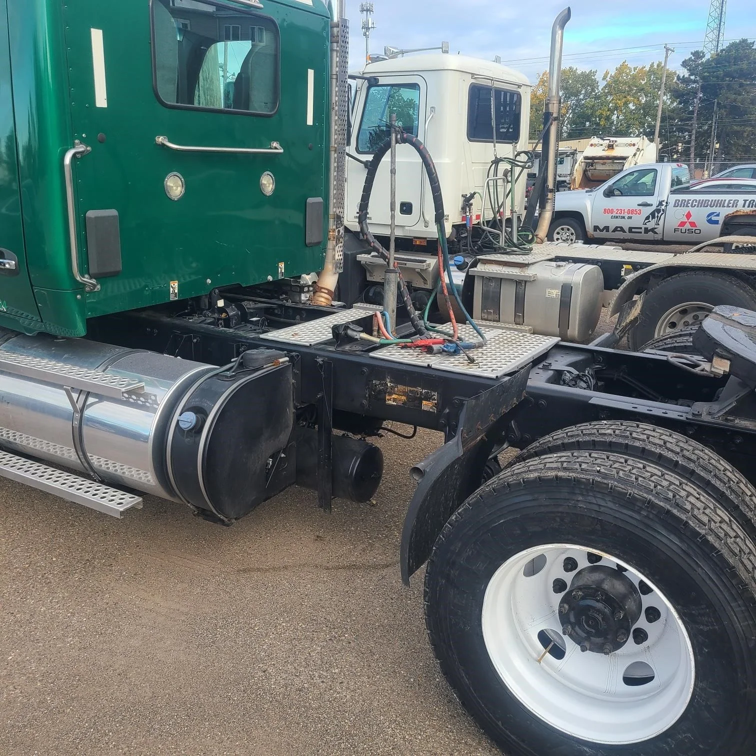 2019 Kenworth T680 - image 6
