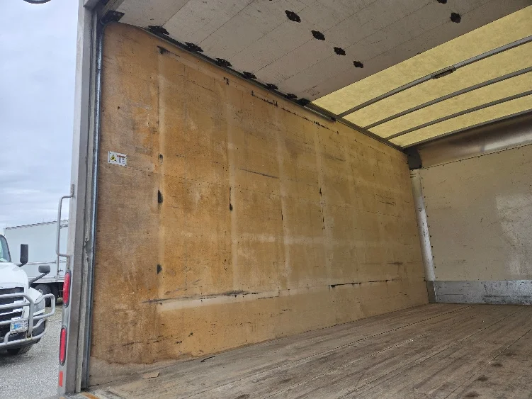 2022 Isuzu - image 10