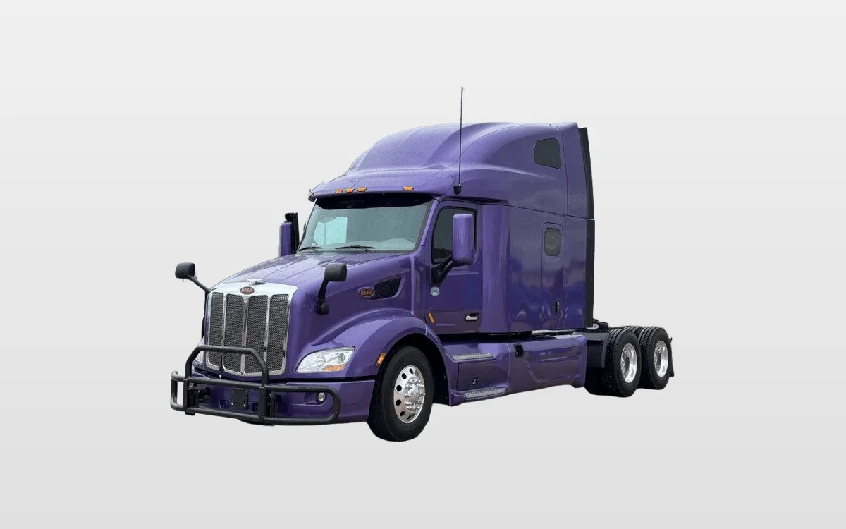 2022 PETERBILT 579 - image 1