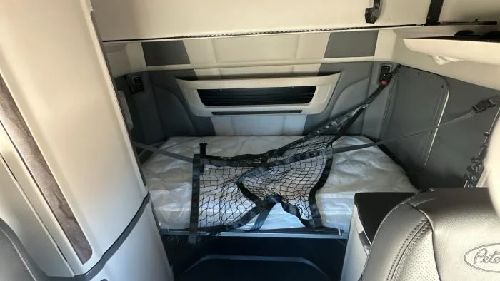 2026 Peterbilt 579 - image 21