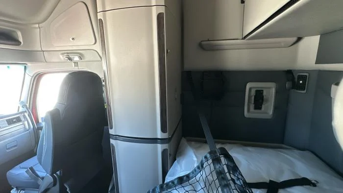 2026 Peterbilt 579 - image 22