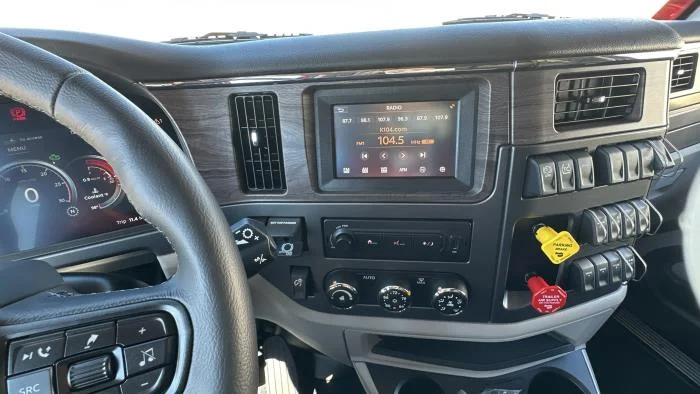 2026 Peterbilt 579 - image 20