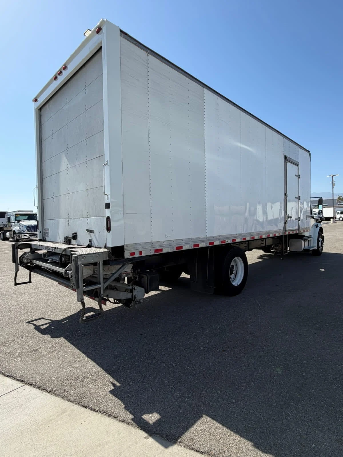 2018 Freightliner M2 106 in Fontana, CA — photo 4