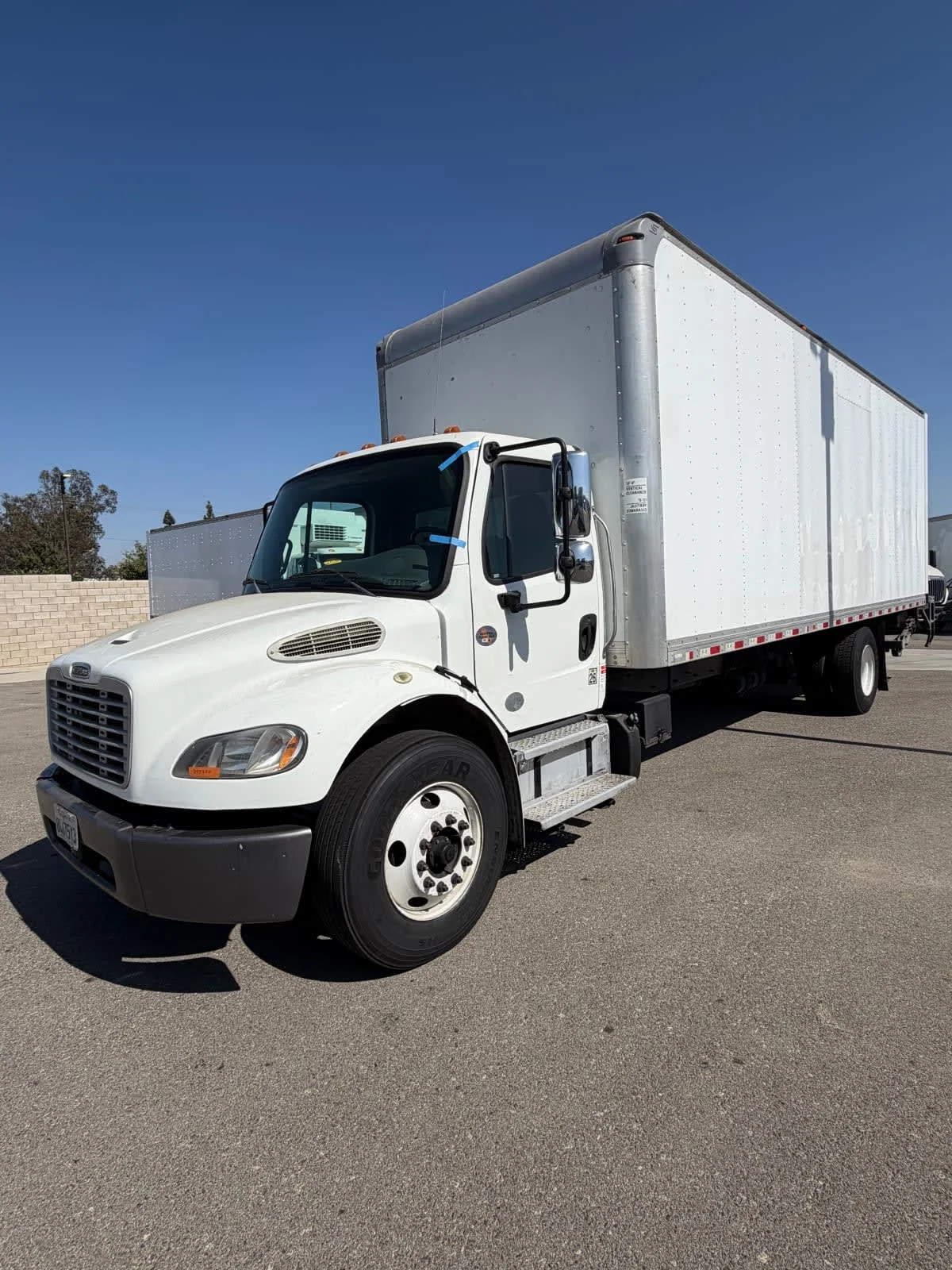 2018 Freightliner M2 106 in Fontana, CA — photo 3