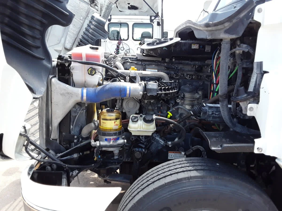 2020 Freightliner Cascadia - image 8