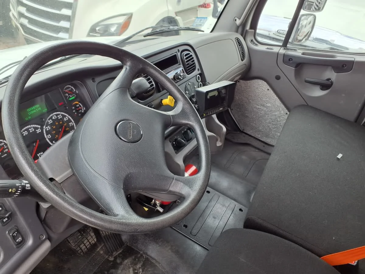 2019 Freightliner M2 106 in Warwick, RI — photo 7