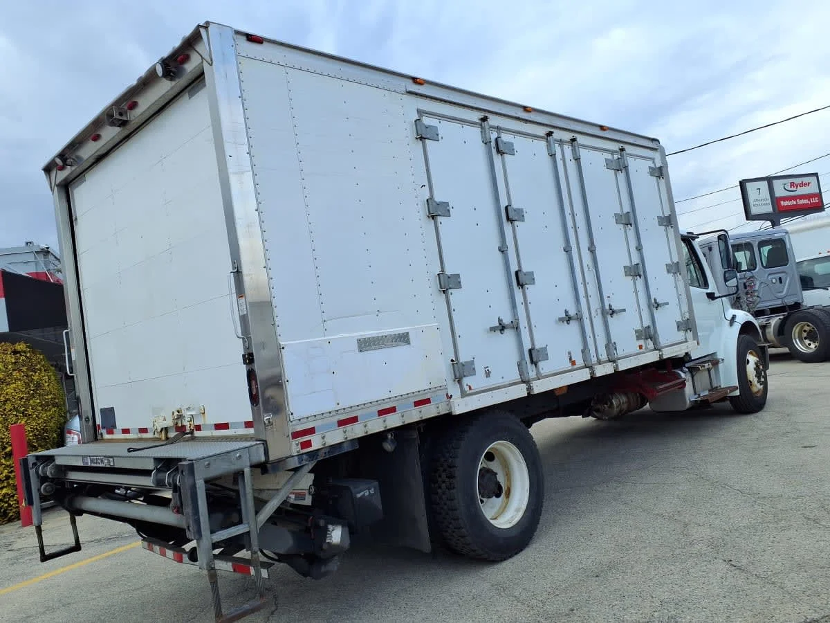 2019 Freightliner M2 106 in Warwick, RI — photo 4