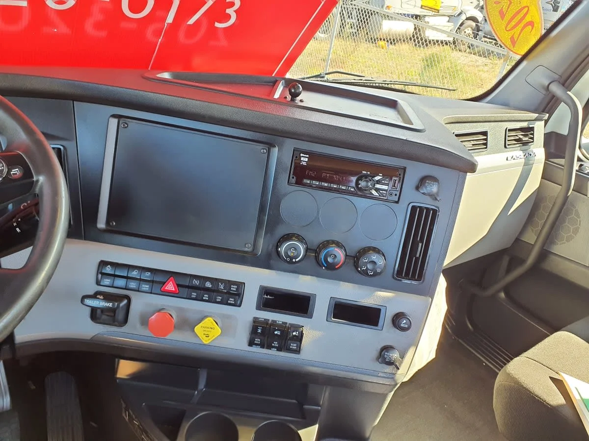 2020 Freightliner Cascadia in Birmingham, AL — photo 13