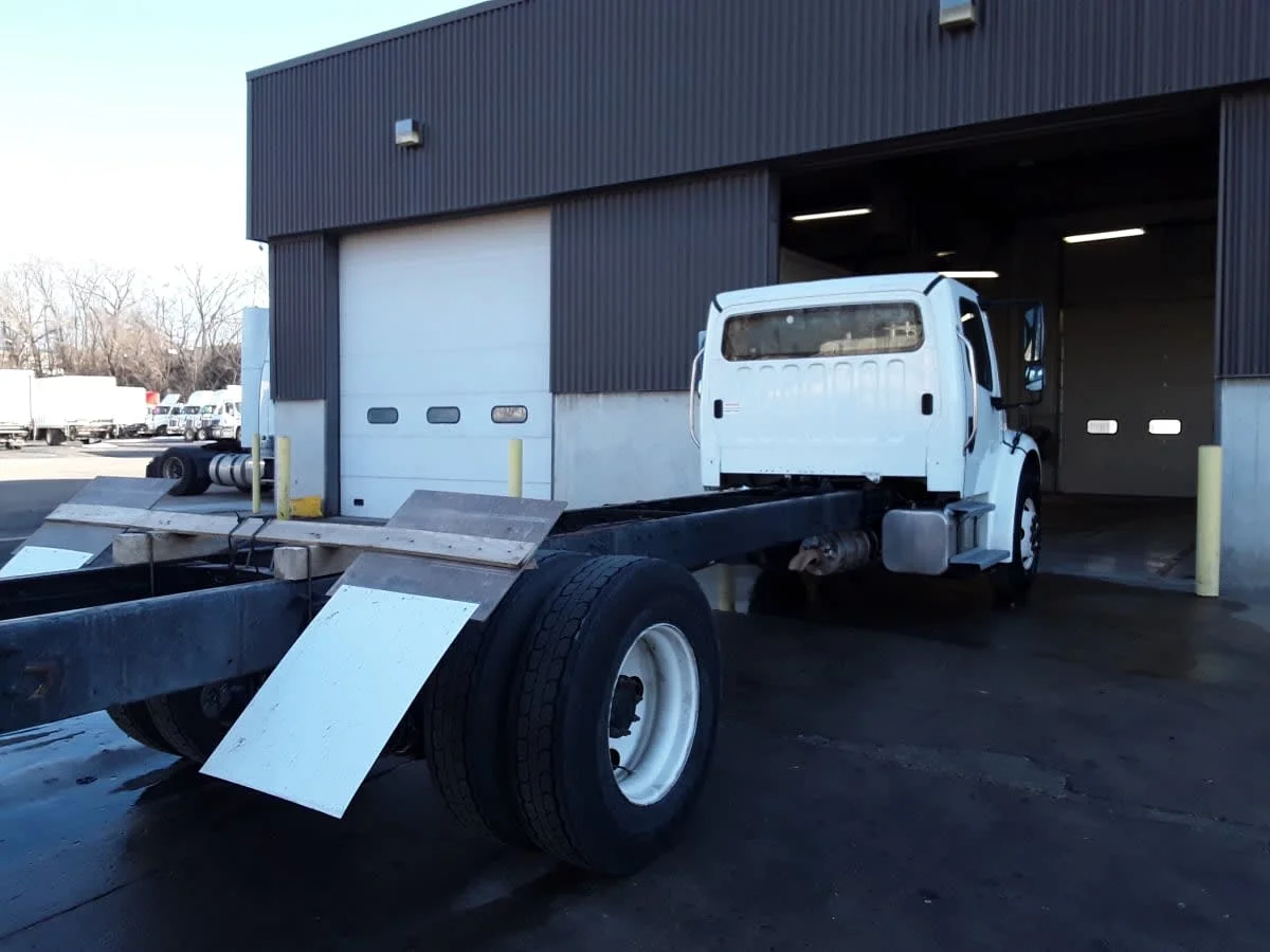 2020 Freightliner M2 106 in Kansas City, MO — photo 4