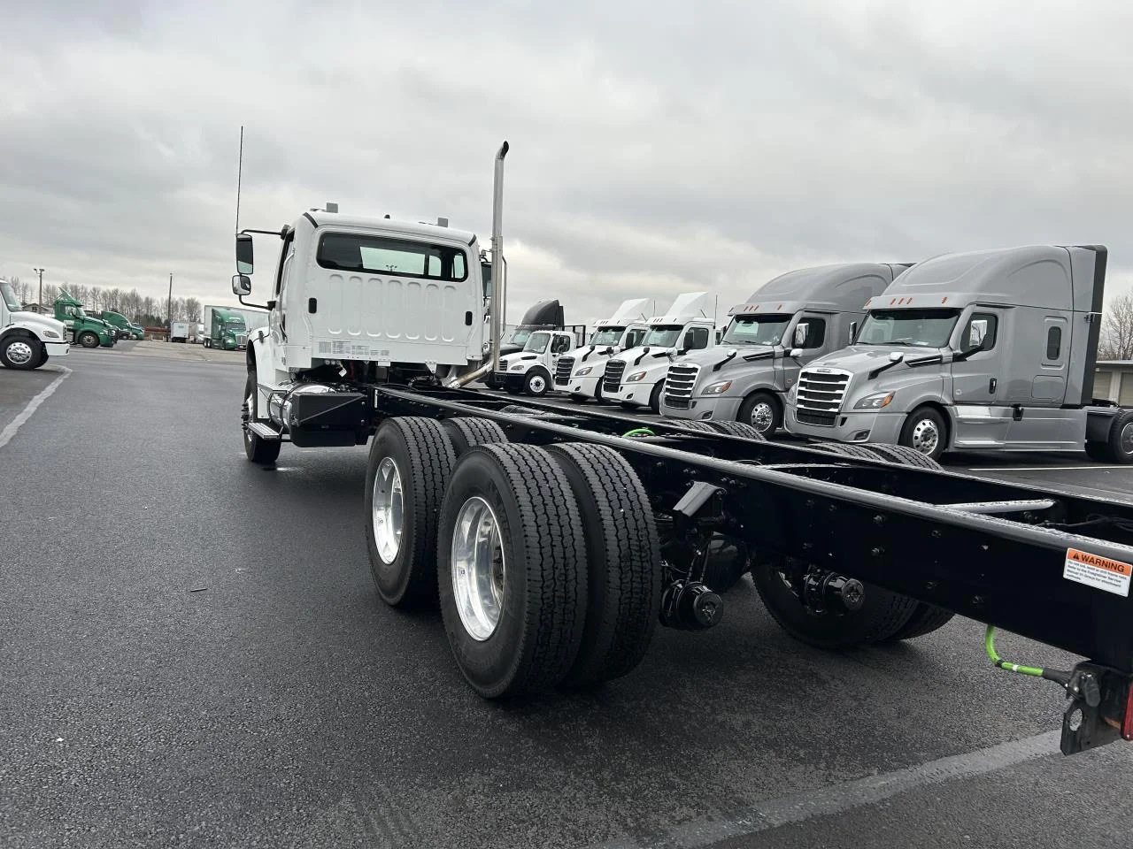 2025 Freightliner M2 106 in Mount Vernon, WA — photo 2