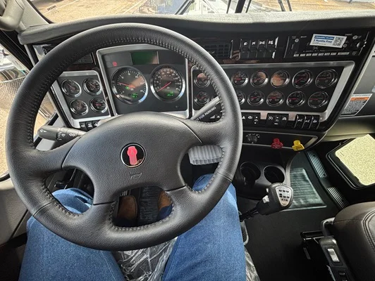 2027 Kenworth W900 in Dallas, TX — photo 8