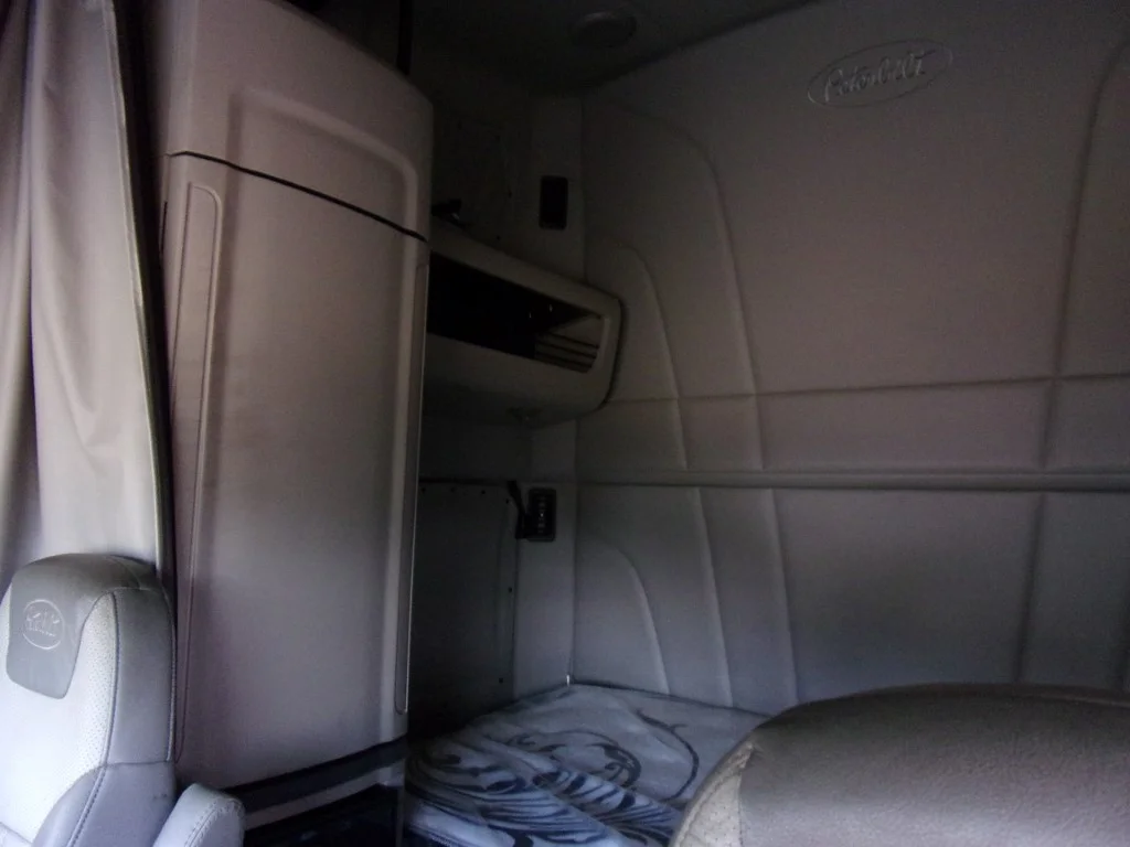 2023 Peterbilt 579 - image 15
