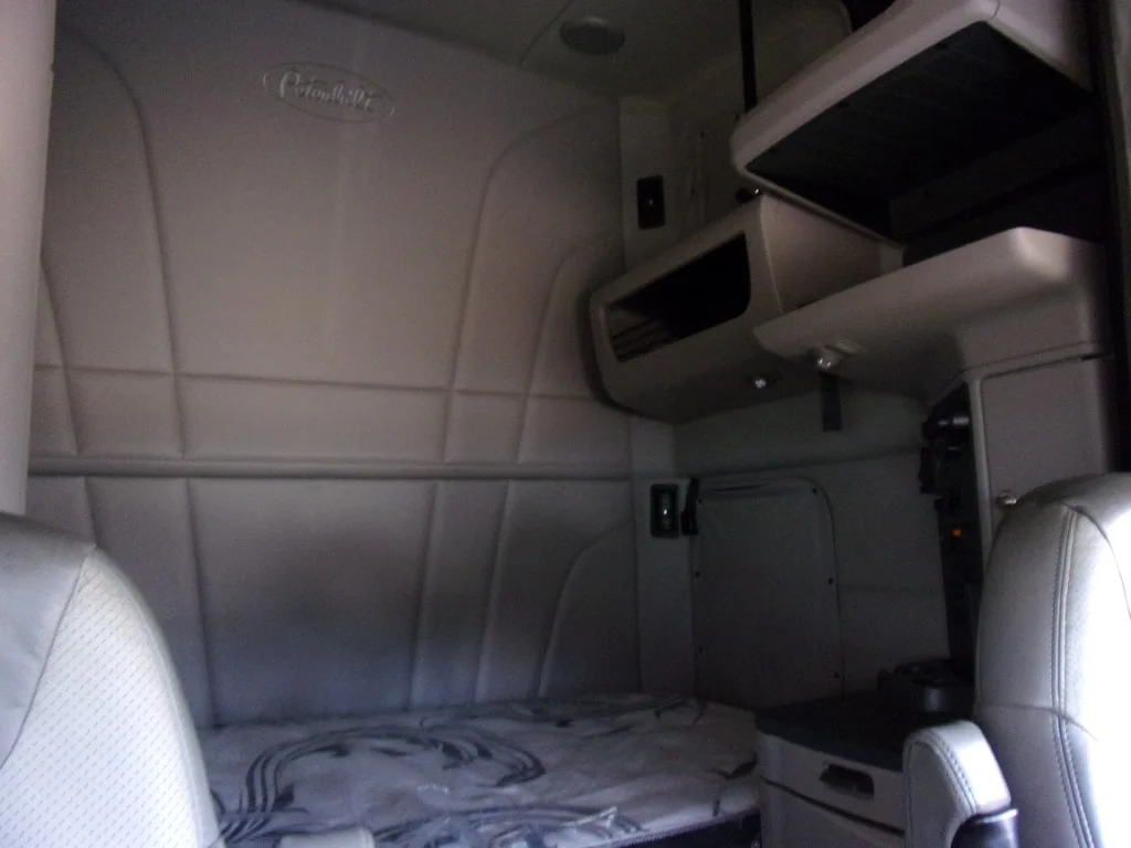 2023 Peterbilt 579 - image 16