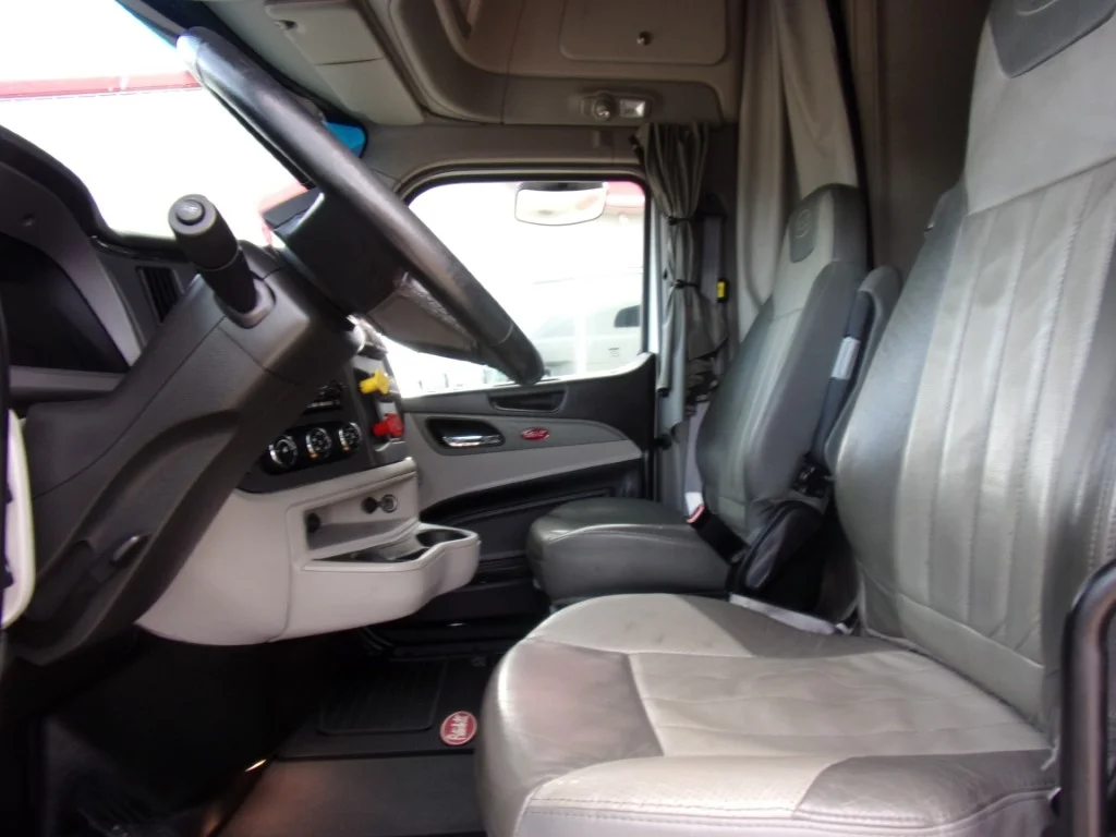 2023 Peterbilt 579 - image 14