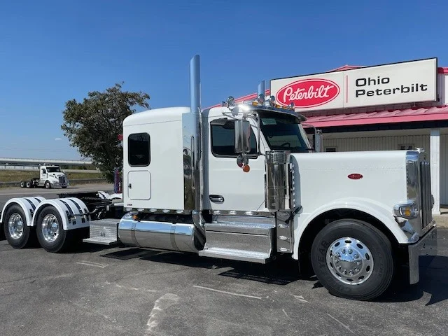 2026 Peterbilt 589 - image 2
