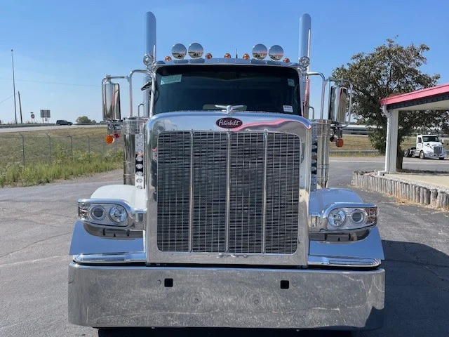 2026 Peterbilt 589 - image 3