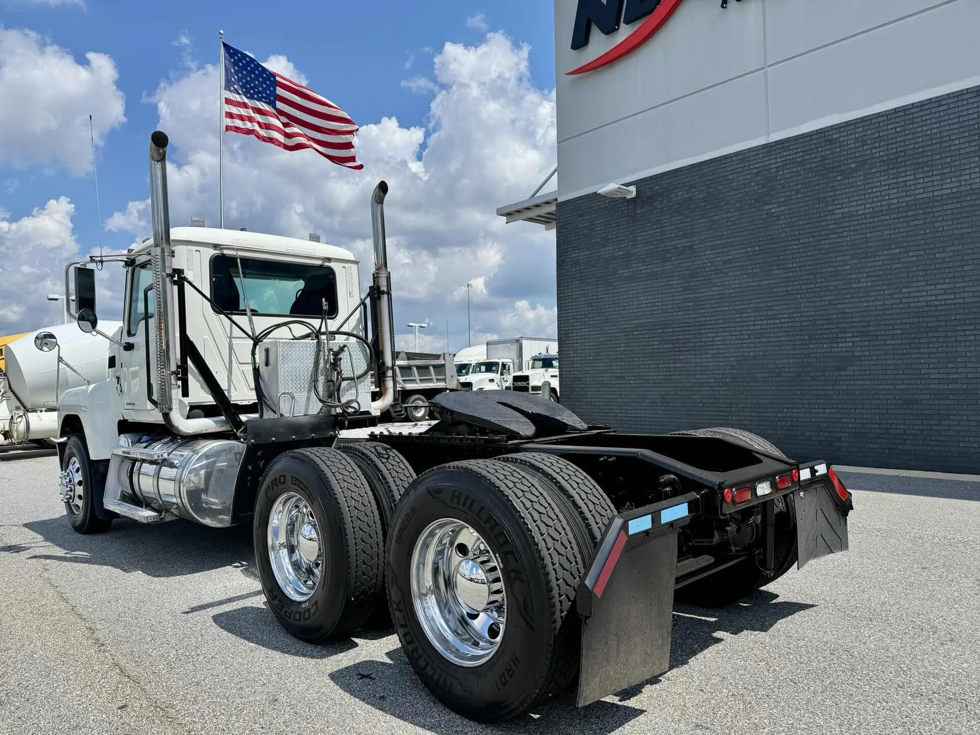 2020 Mack Pinnacle in Duluth, GA — photo 4