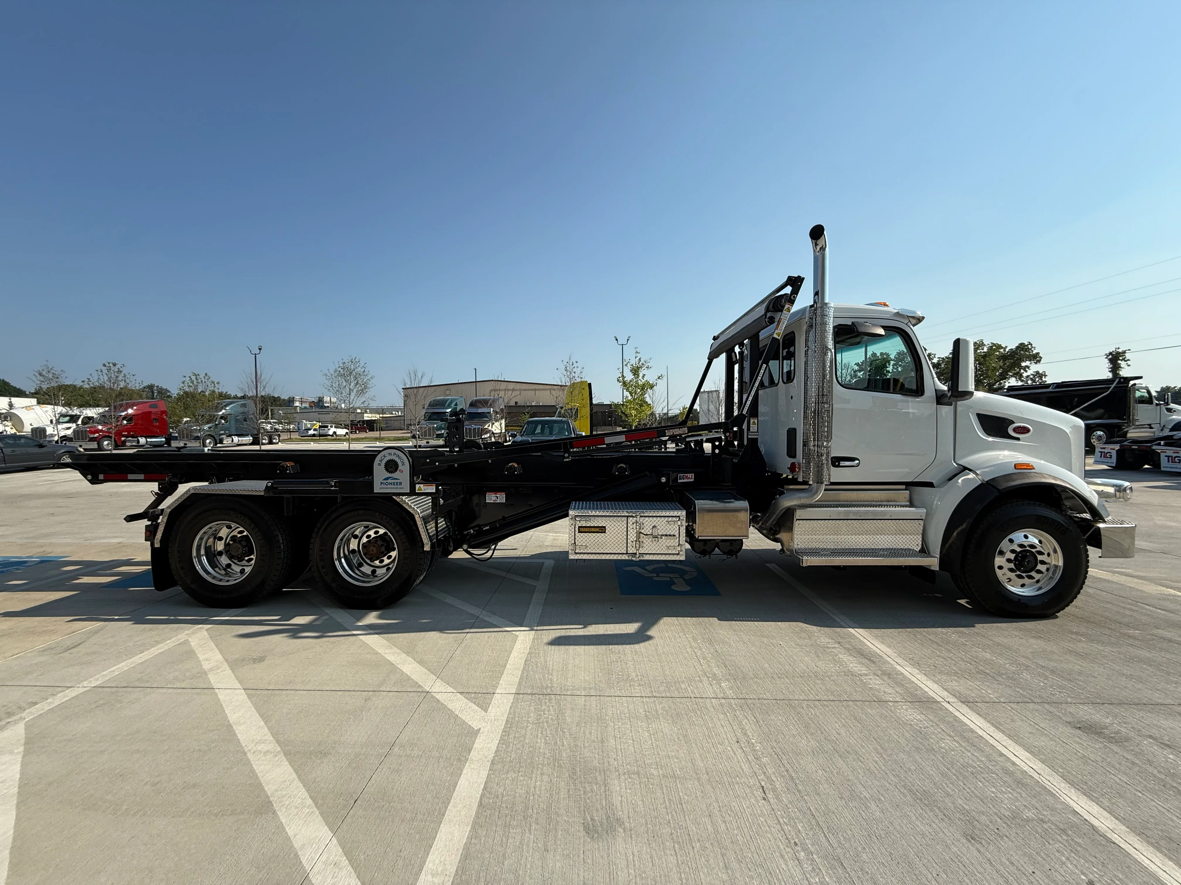 2025 Peterbilt 567 in Lowell, AR — photo 6