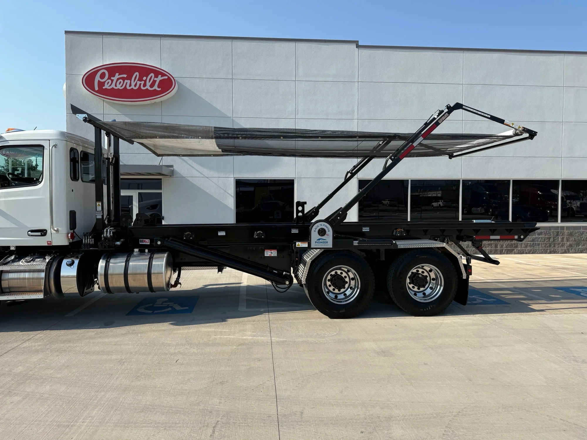 2025 Peterbilt 567 in Lowell, AR — photo 16
