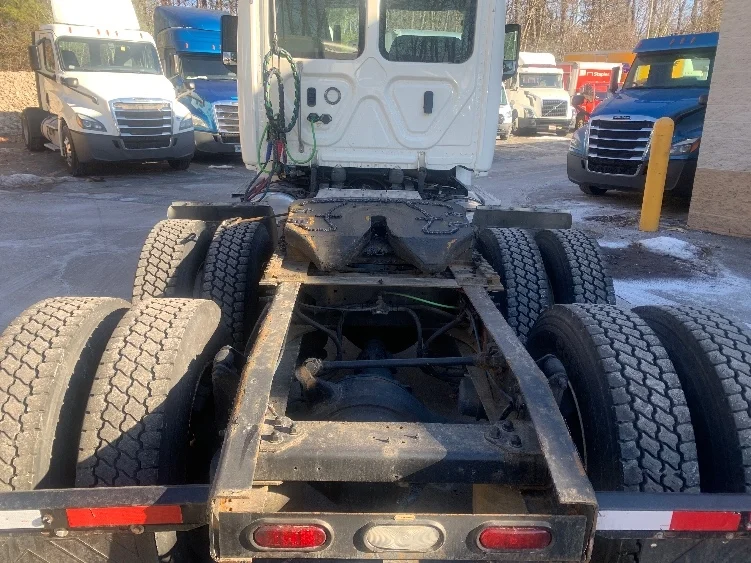 2018 Freightliner Cascadia in Franklin, MA — photo 6