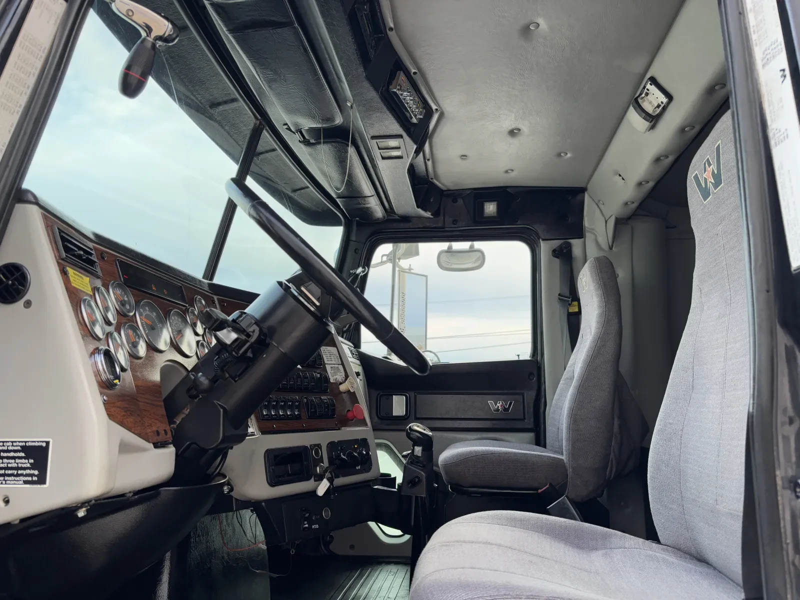 2013 Western Star 4900 in Hutchins, TX — photo 14