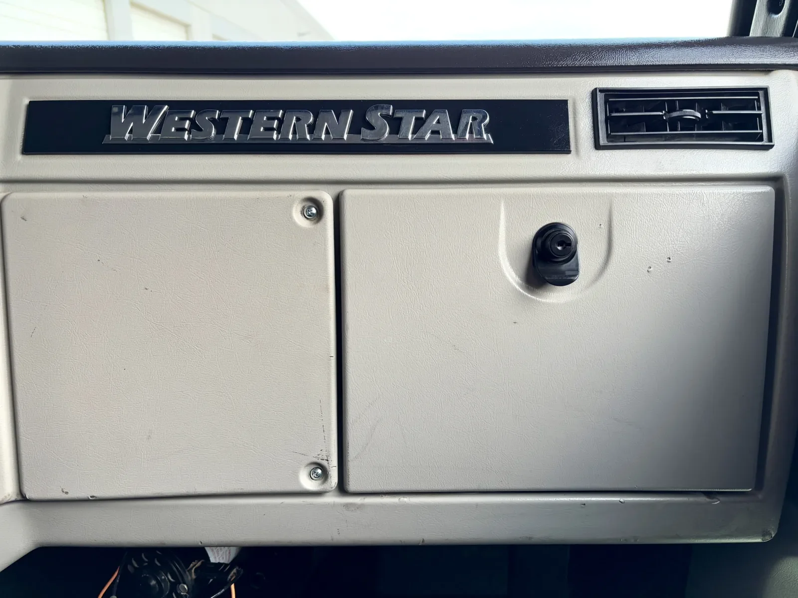 2013 Western Star 4900 in Hutchins, TX — photo 19