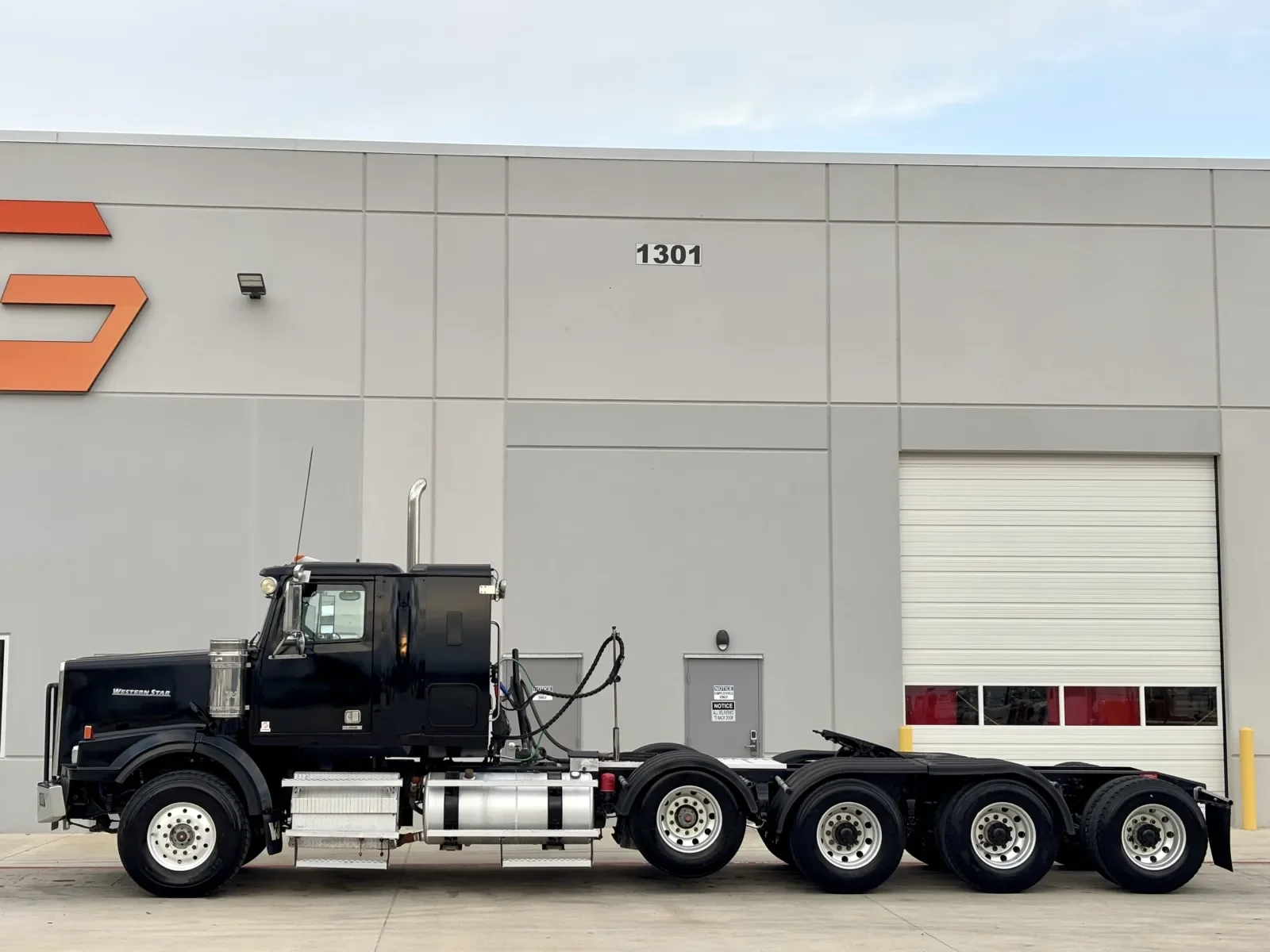 2013 Western Star 4900 in Hutchins, TX — photo 4