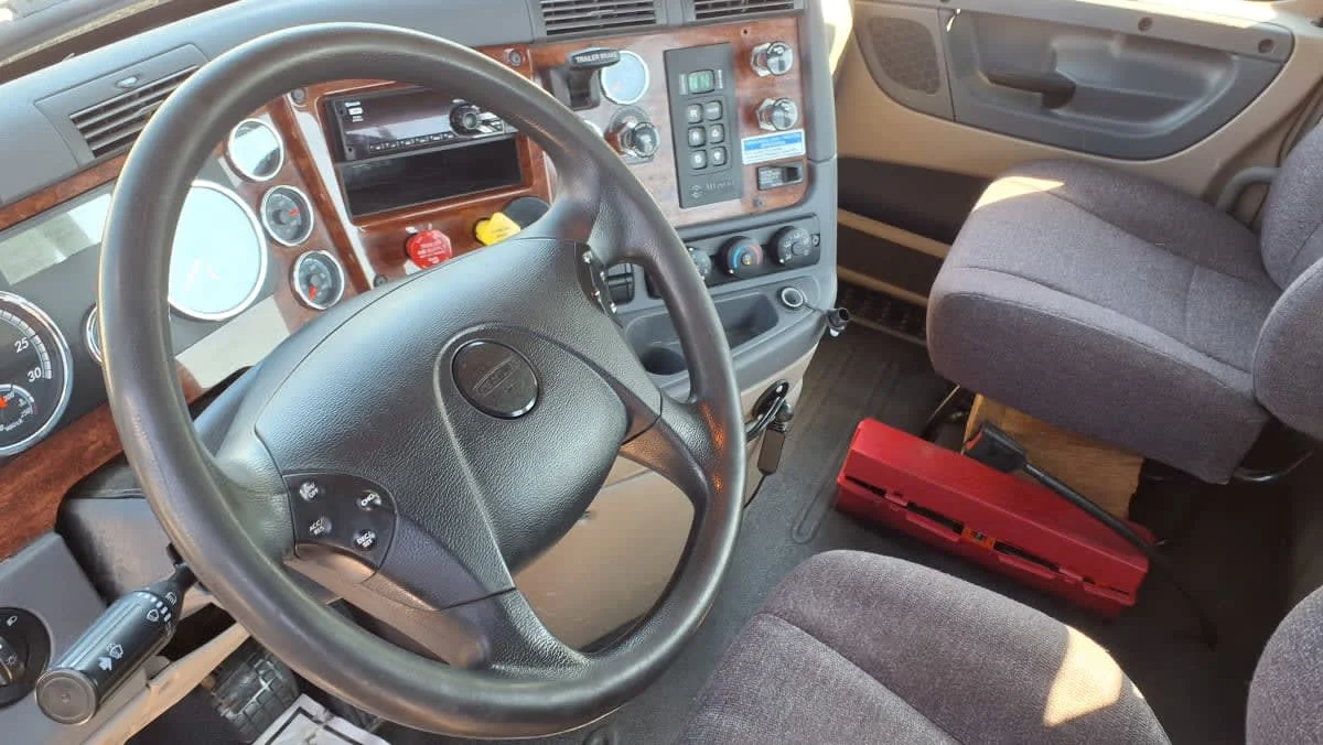2019 Freightliner Cascadia in Warwick, RI — photo 7