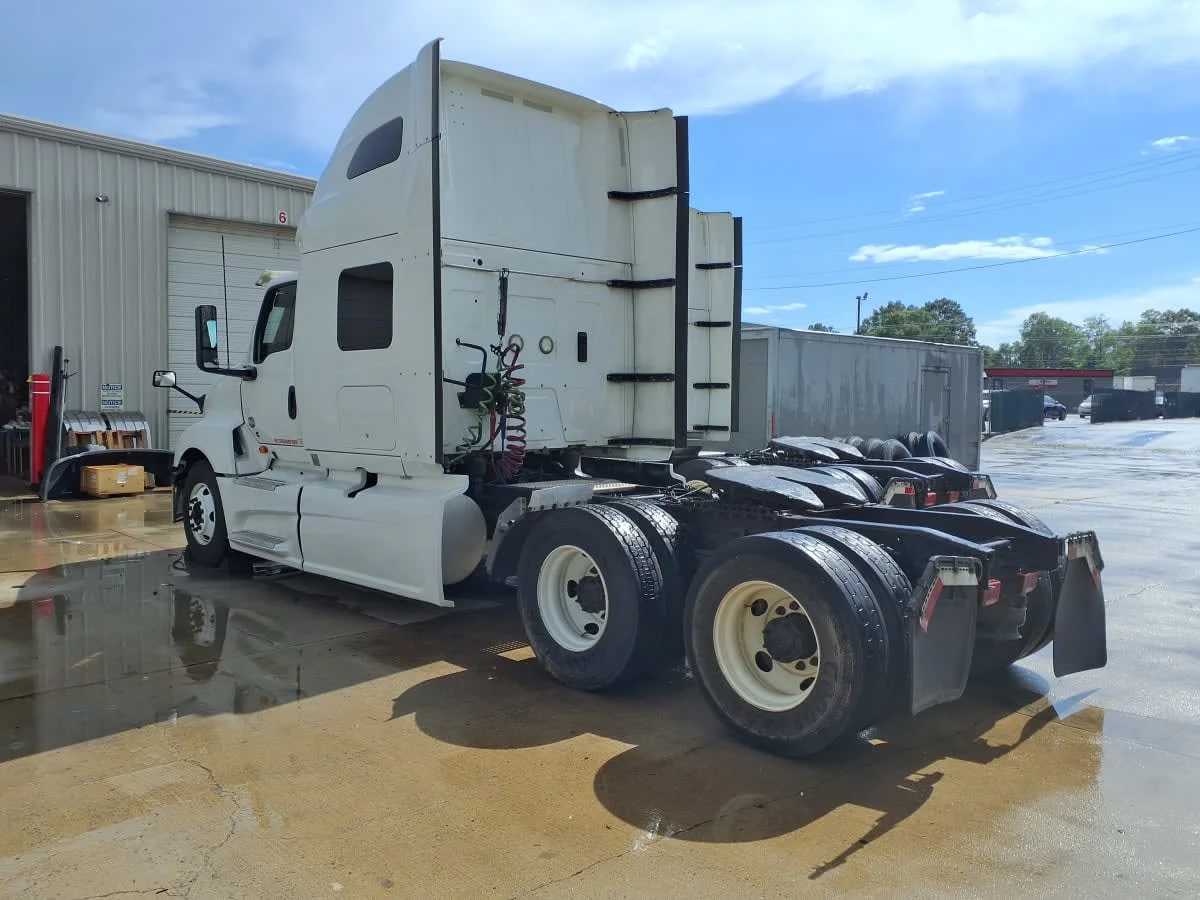 2019 International LT in Greenville, SC — photo 6