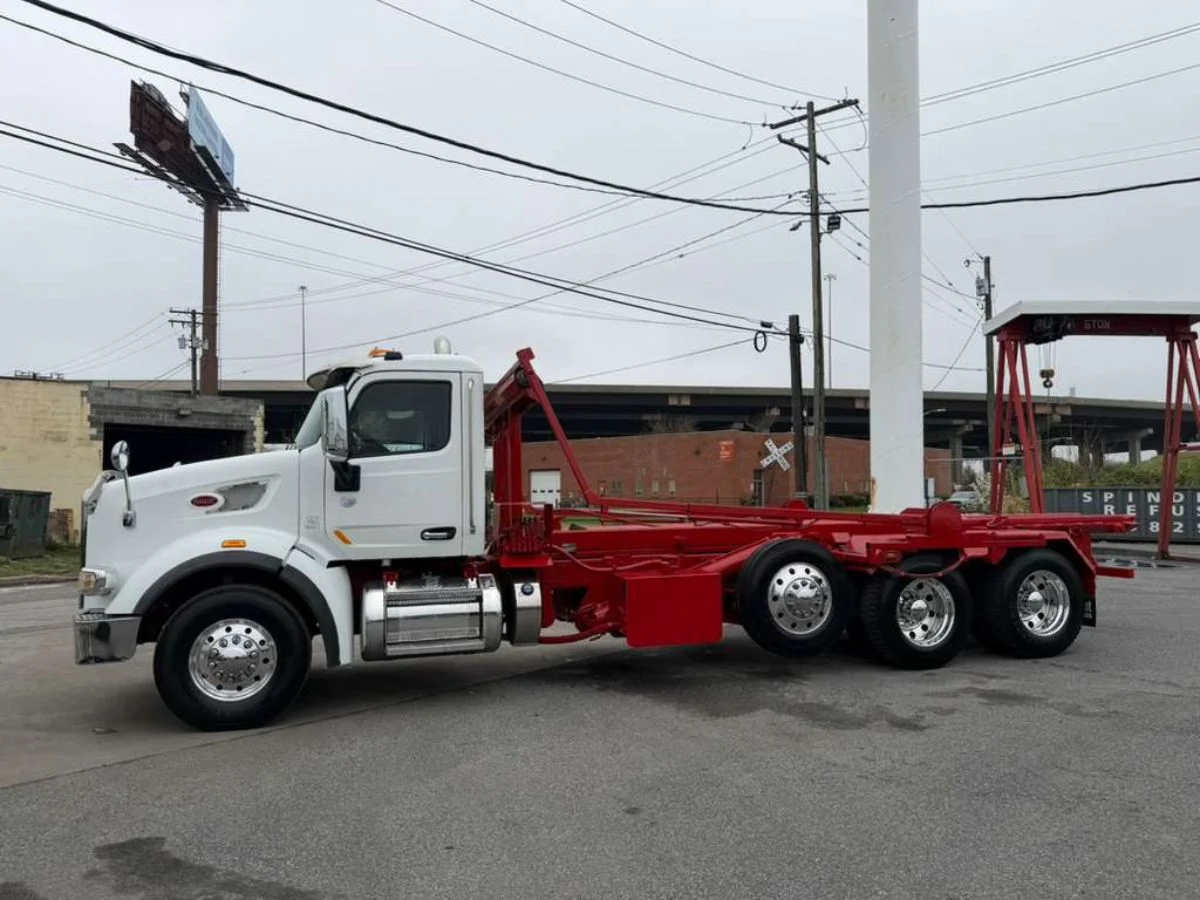 2017 Peterbilt 567 in Baltimore, MD — photo 6