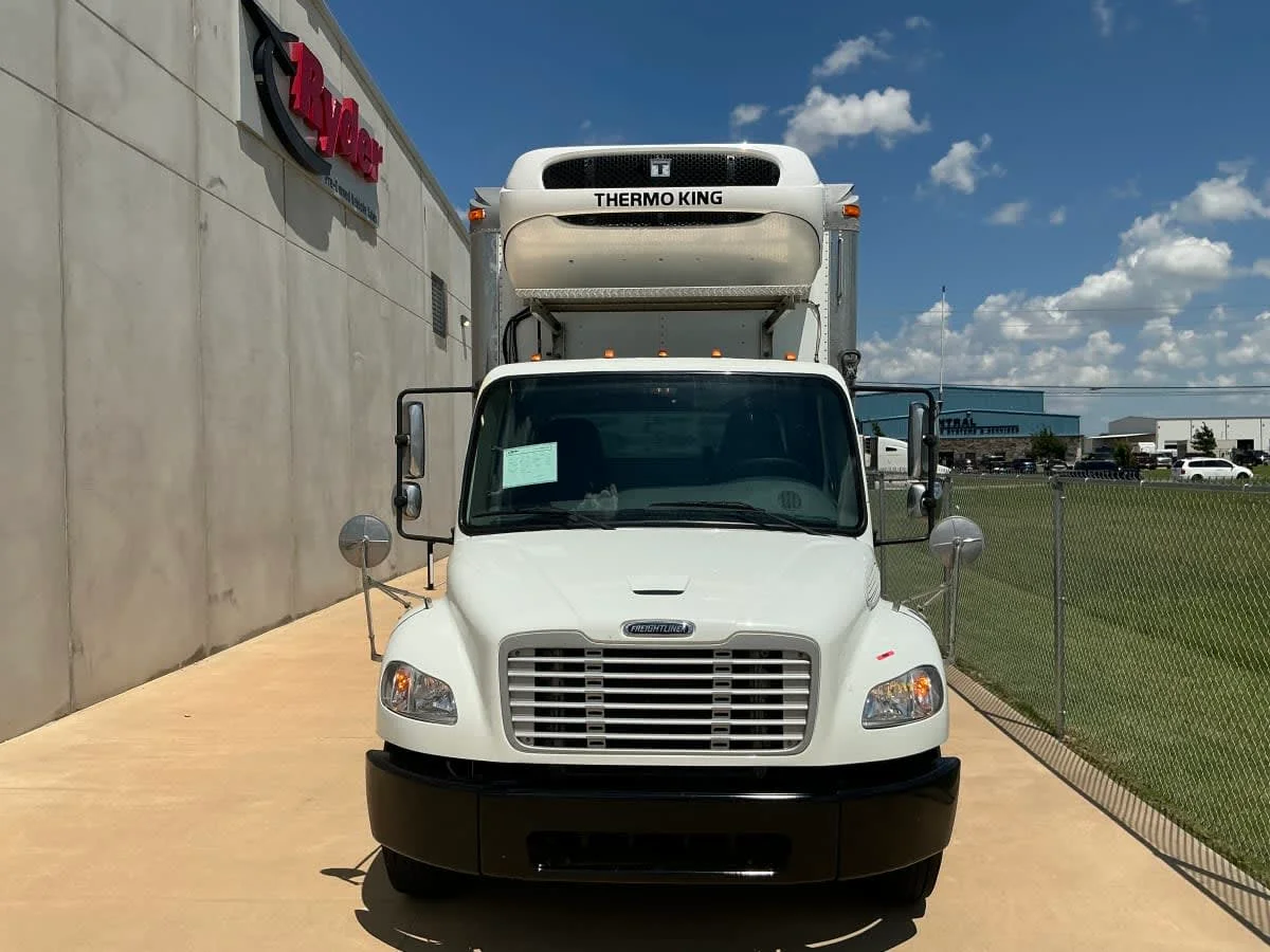 2017 Freightliner M2 106 in Oklahoma City, OK — photo 2