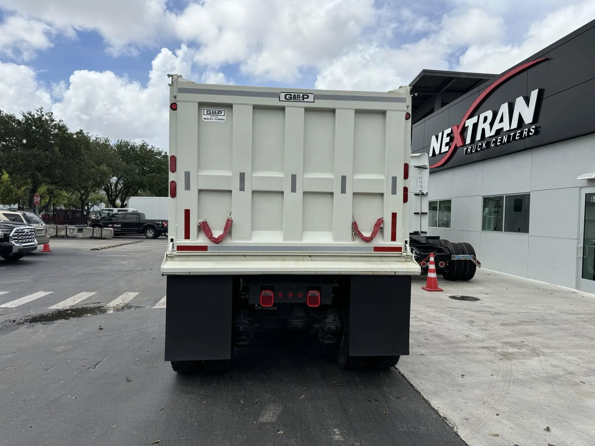 2023 Mack Granite in Miami, FL — photo 3