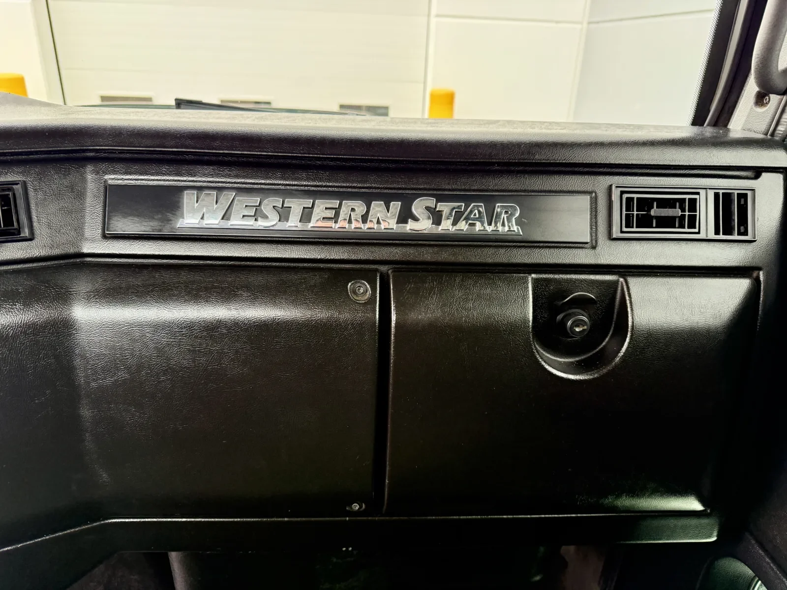 2021 Western Star 4900 in New Lenox, IL — photo 18