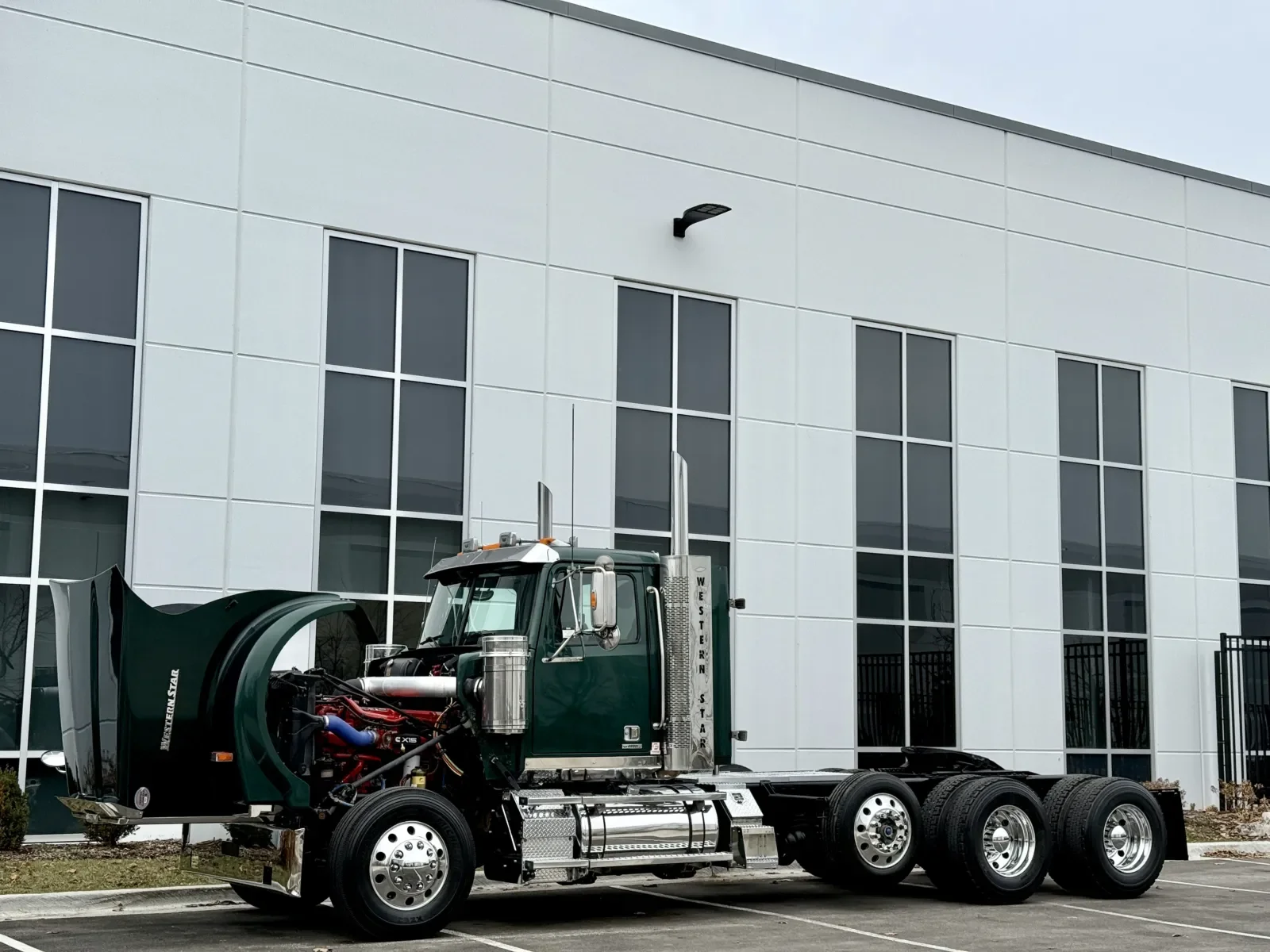 2021 Western Star 4900 in New Lenox, IL — photo 10