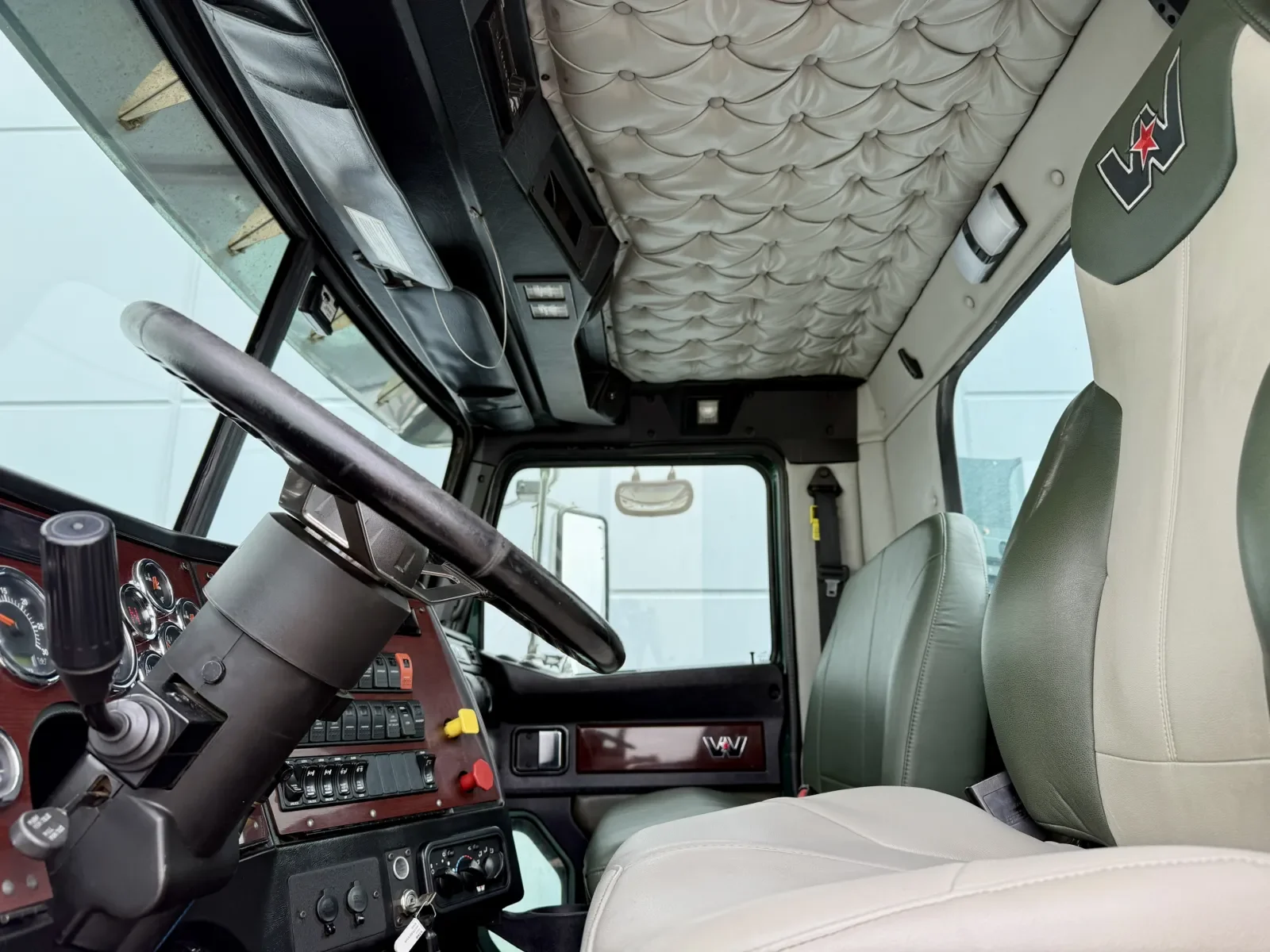 2021 Western Star 4900 in New Lenox, IL — photo 14