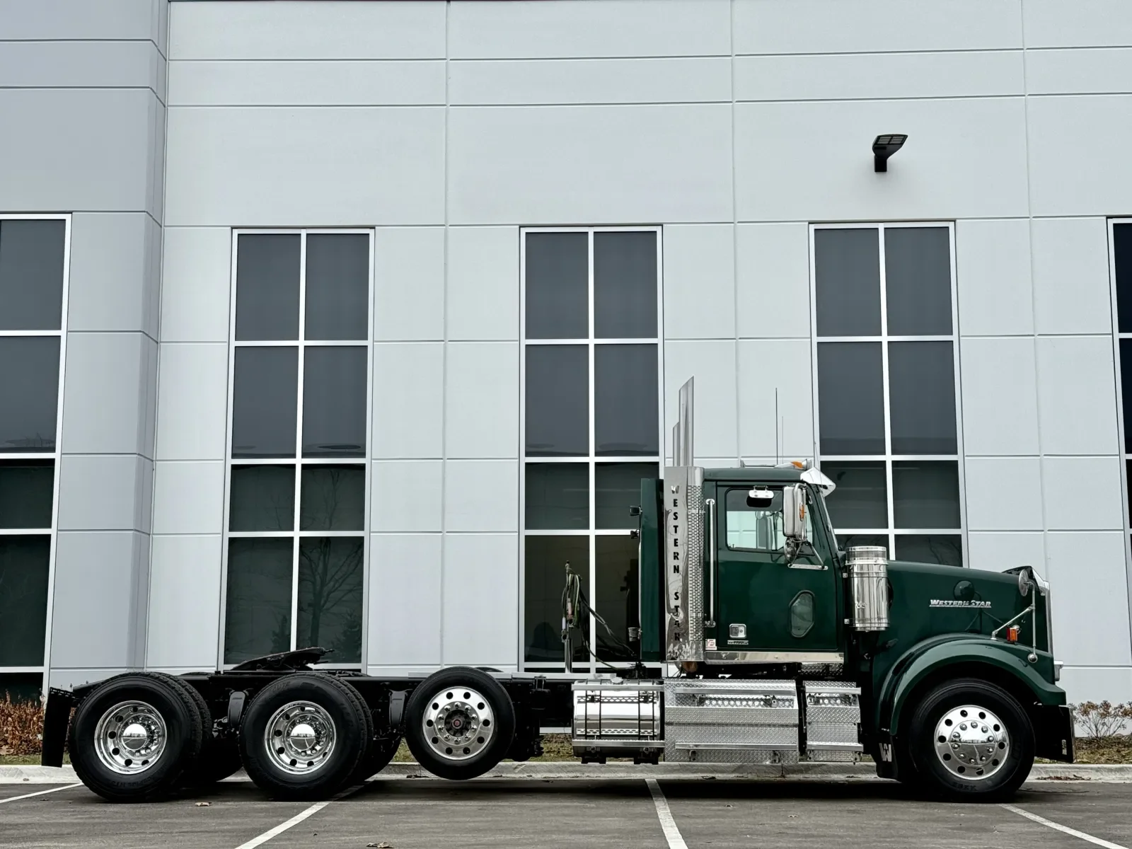 2021 Western Star 4900 in New Lenox, IL — photo 3