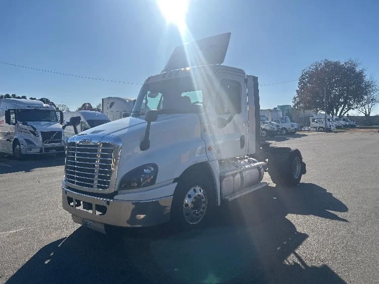 2019 Freightliner Cascadia in Mebane, NC — photo 3