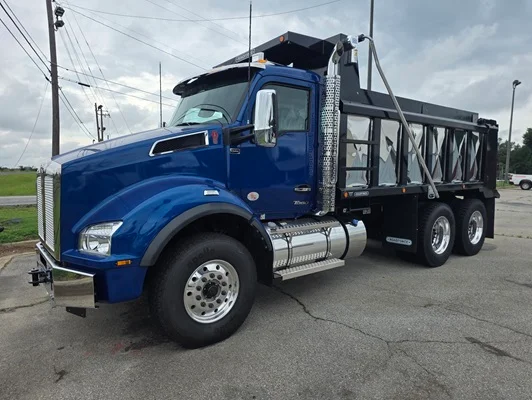 2027 Kenworth T880