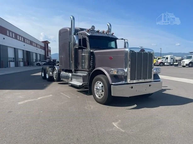 2022 Peterbilt 389 in Missoula, MT — photo 12