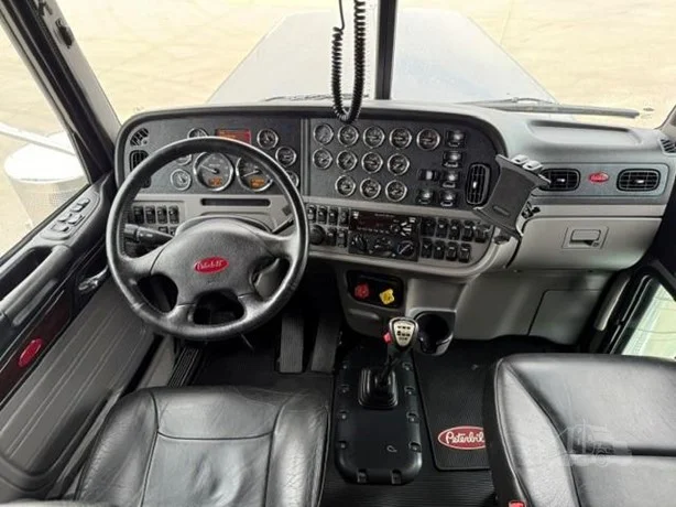 2022 Peterbilt 389 in Missoula, MT — photo 28