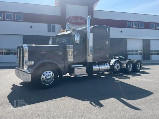 2022 Peterbilt 389 in Missoula, MT — photo 5