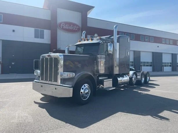 2022 Peterbilt 389 in Missoula, MT — photo 9